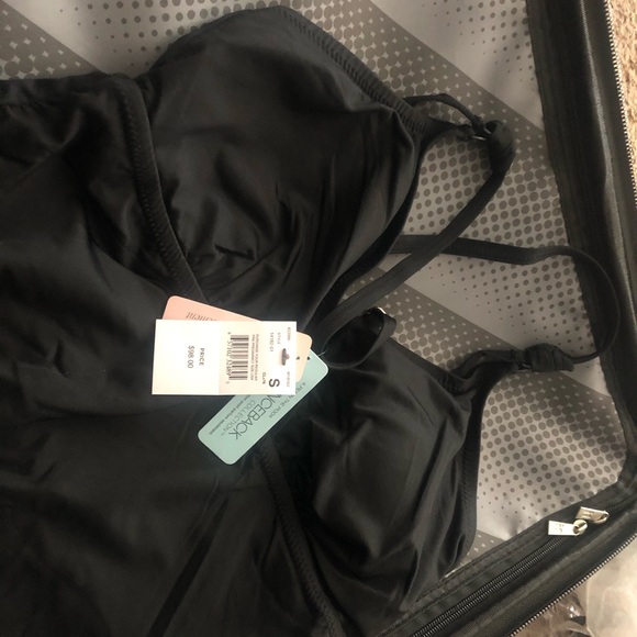 Black swimsuits pregnancy - Picture 2 of 4